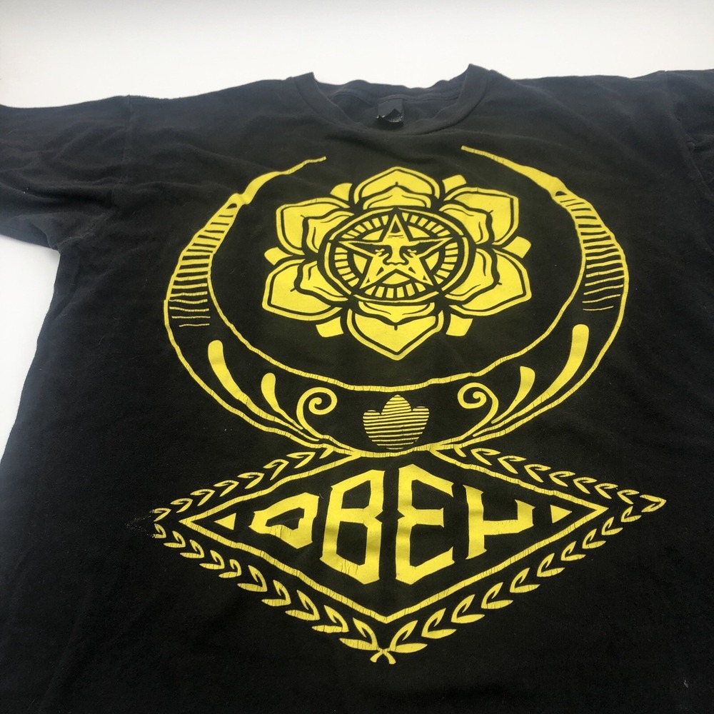Men's Obey Short Sleeve Graphic TShirt Size‎ Large Yellow Star Flower Graphics